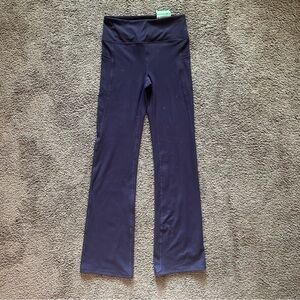 size small purple Gaiam yoga pants with pockets